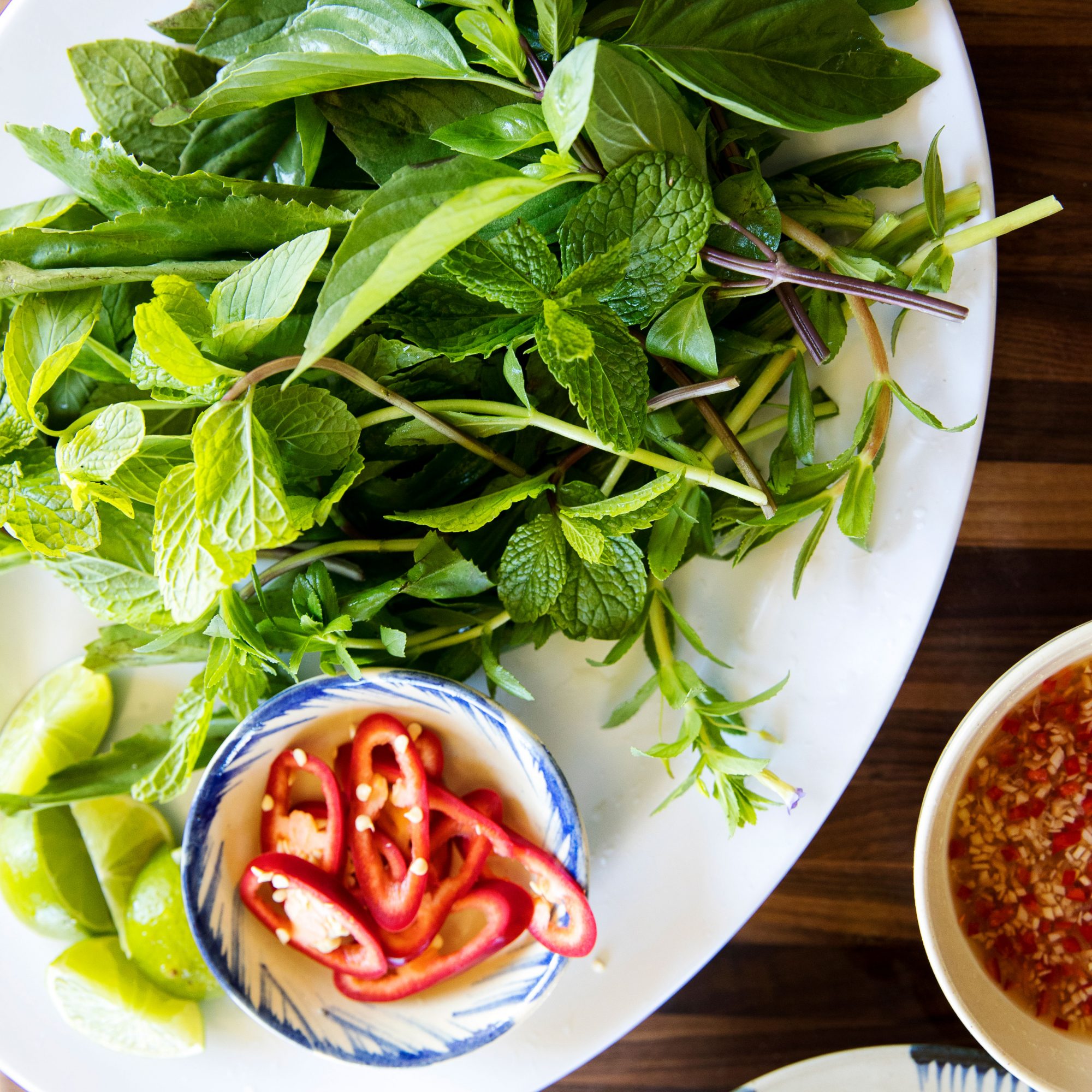 Vietnamese Herb Garnish Plate (Dia Rau Song)
