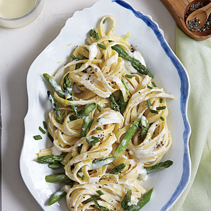 Fettuccine Alfredo with Asparagus Fettuccine Alfredo with Asparagus