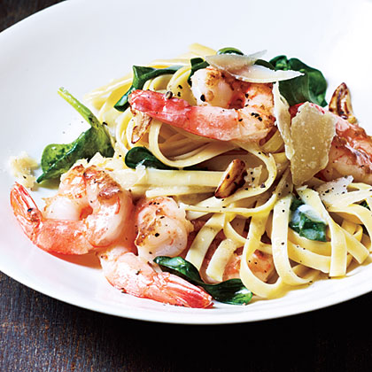 Shrimp Fettuccine with Spinach and Parmesan Shrimp Fettuccine with Spinach and Parmesan