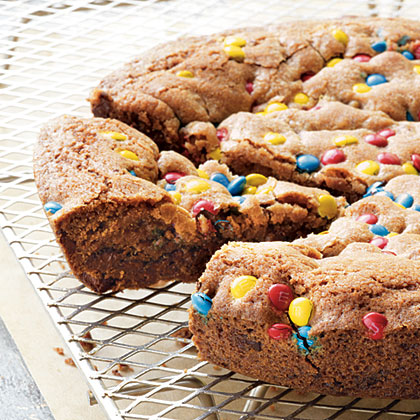 Giant Cookie-in-a-Pan Giant Cookie-in-a-Pan