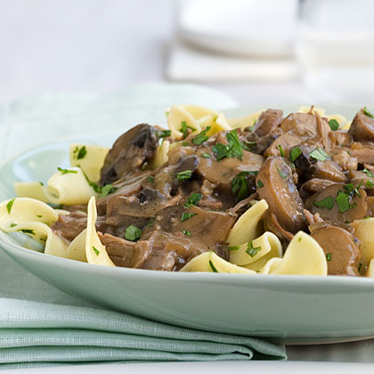 Beef and Mushrooms With Egg Noodles Beef and Mushrooms With Egg Noodles