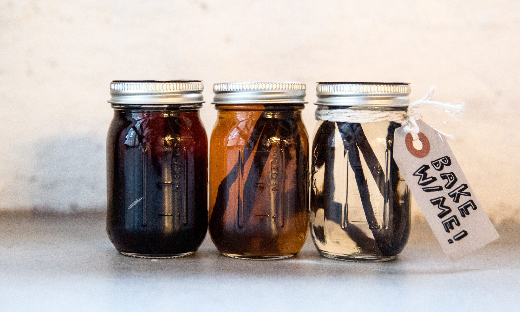 How to Make Homemade Vanilla Extract and Never Buy Imitation Stuff Again