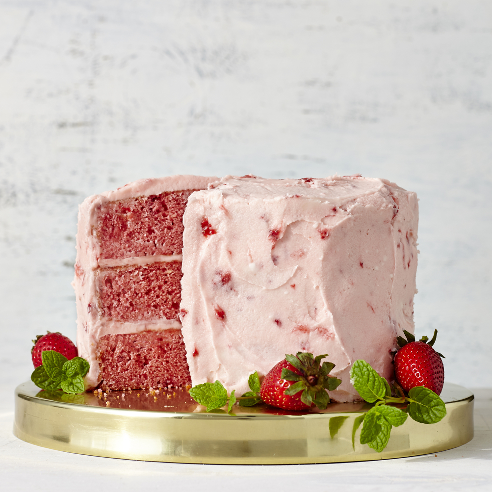 Strawberry Cake with Strawberry Buttercream Frosting Strawberry Cake with Strawberry Buttercream Frosting