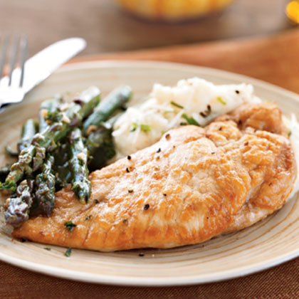 Chicken and Asparagus in White Wine Sauce Chicken and Asparagus in White Wine Sauce