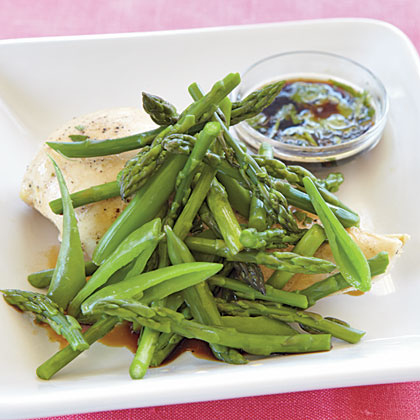 Steamed Chicken and Vegetables with Soy Dipping Sauce Steamed Chicken and Vegetables with Soy Dipping Sauce