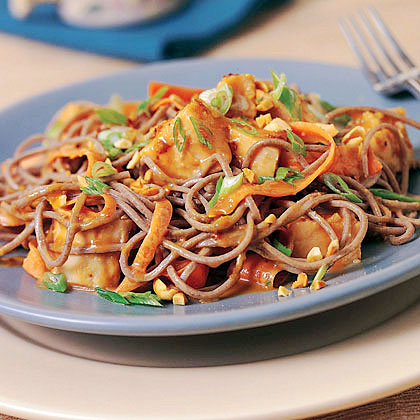 Spicy Soba Noodles with Chicken in Peanut Sauce Spicy Soba Noodles with Chicken in Peanut Sauce