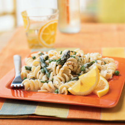 Pasta with Lemon Cream Sauce, Asparagus, and Peas Pasta with Lemon Cream Sauce, Asparagus, and Peas