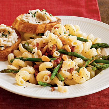 Pasta with Asparagus, Pancetta, and Pine Nuts Pasta with Asparagus, Pancetta, and Pine Nuts
