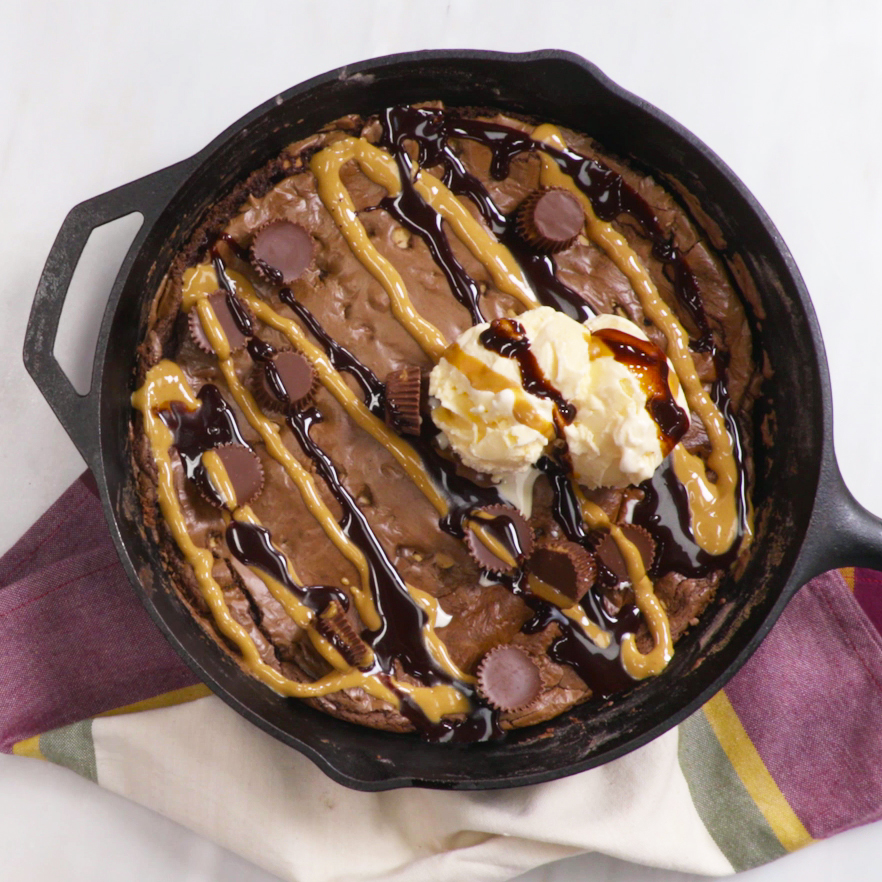 Peanut Butter-Chocolate Chip Skillet Cookie Peanut Butter-Chocolate Chip Skillet Cookie