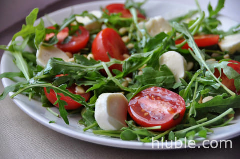 Salad of mozzarella "Buffalo" and green asparagus