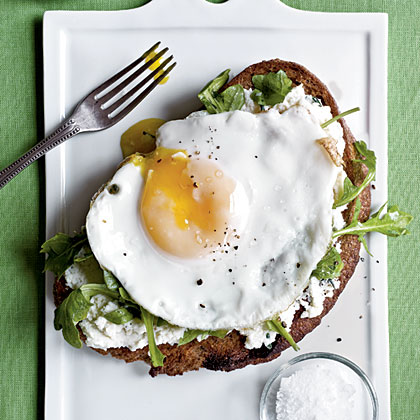 Open-Faced Sandwiches with Ricotta, Arugula, and Fried Egg Open-Faced Sandwiches with Ricotta, Arugula, and Fried Egg