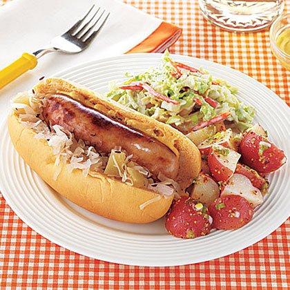 Slow-Cooker Bratwurst with Sauerkraut and Apples Slow-Cooker Bratwurst with Sauerkraut and Apples