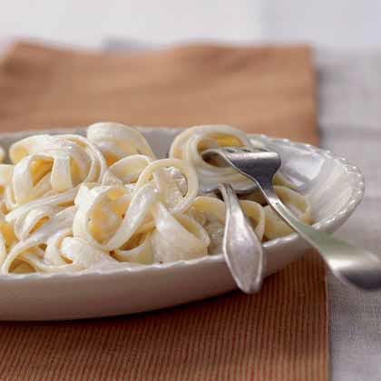 Alfredo Sauce (with fettuccine) Alfredo Sauce (with fettuccine)