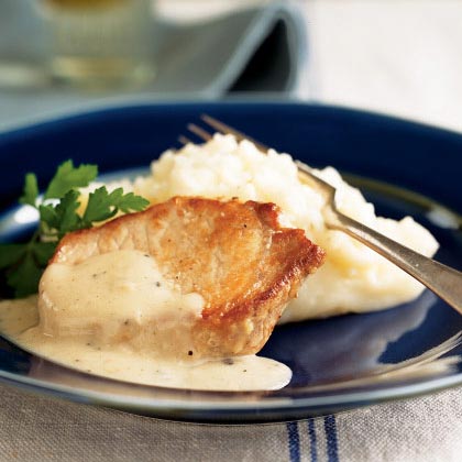 Pork Chops with Country Gravy and Mashed Potatoes Pork Chops with Country Gravy and Mashed Potatoes