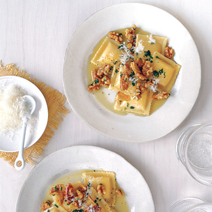 Cheese Ravioli with Toasted Walnuts Cheese Ravioli with Toasted Walnuts