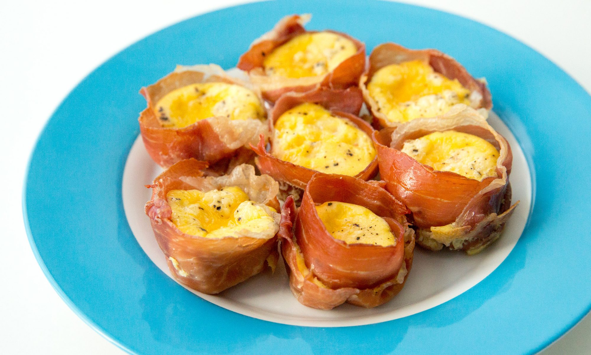 4-Ingredient Prosciutto Egg Cups in Just 15 Minutes 4-Ingredient Prosciutto Egg Cups in Just 15 Minutes