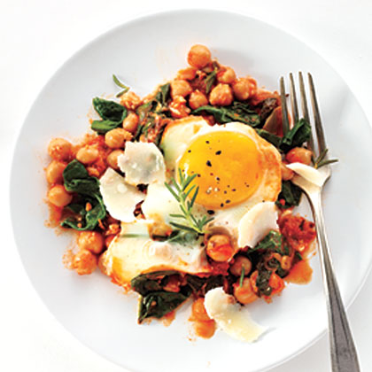 Eggs with Chickpeas, Spinach, and Tomato