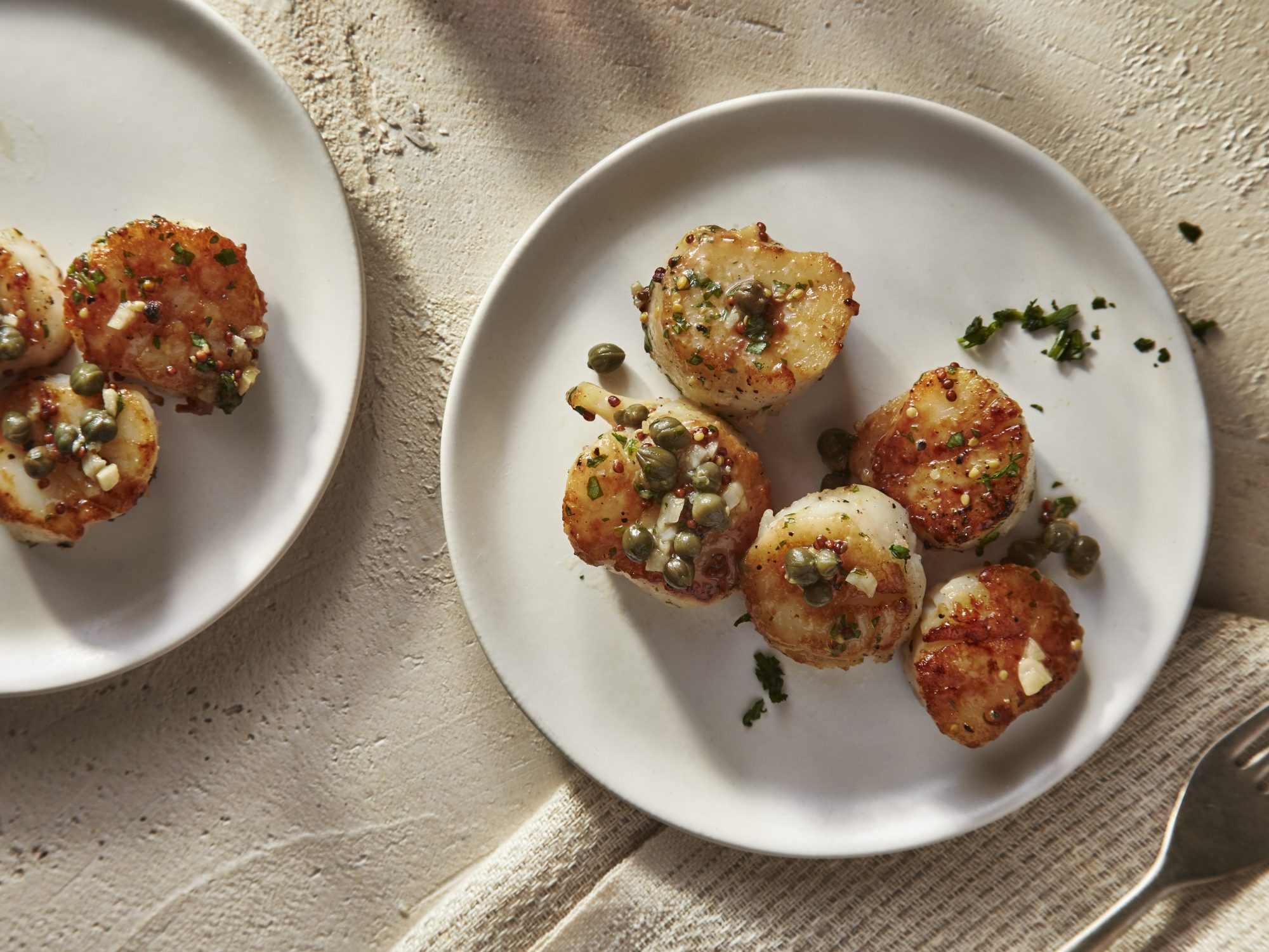 Pan Seared Scallops with Mustard-Caper Sauce Pan Seared Scallops with Mustard-Caper Sauce