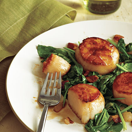 Pan-Seared Scallops with Bacon and Spinach Pan-Seared Scallops with Bacon and Spinach