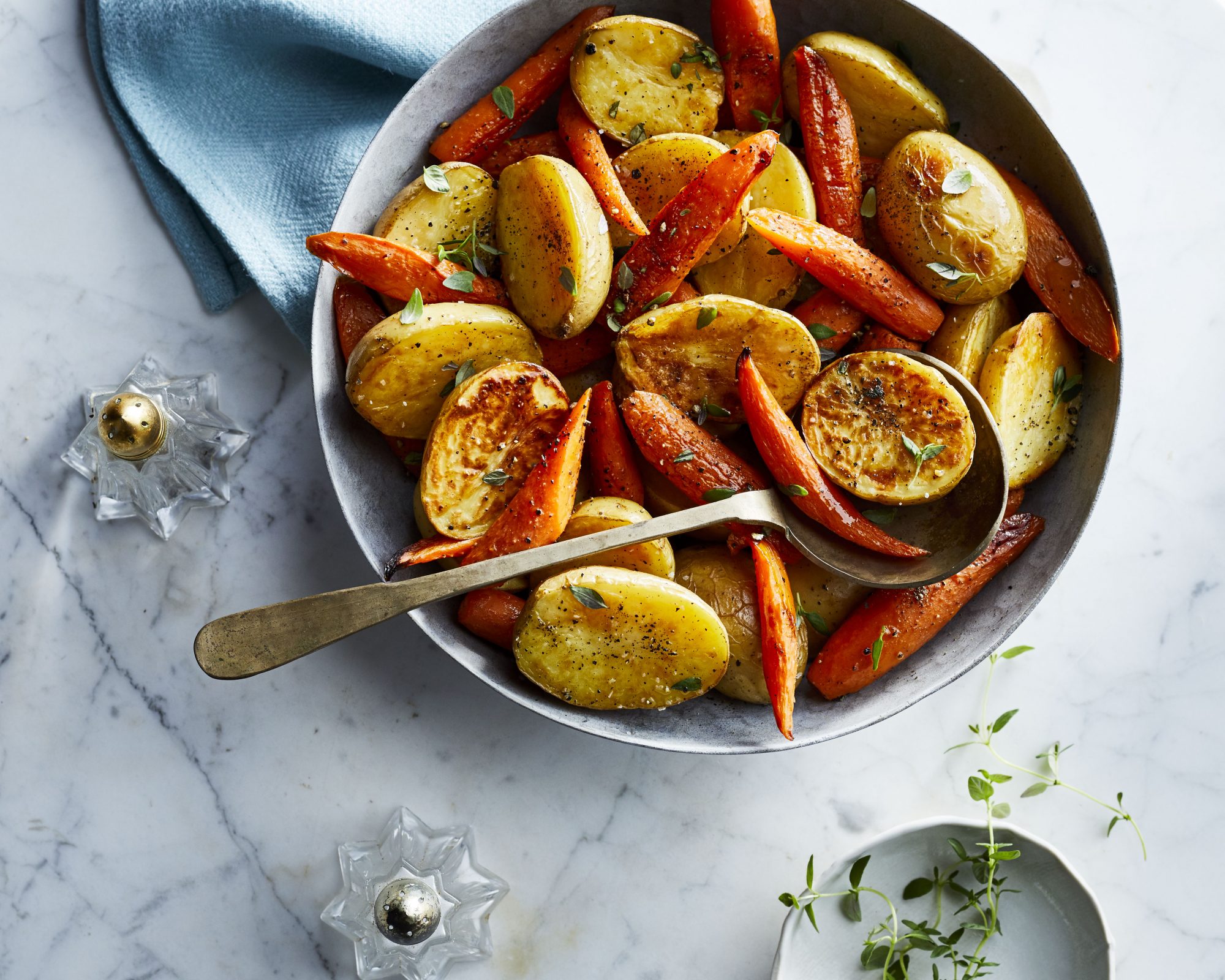 Oven-roasted Potatoes and Carrots with Thyme
